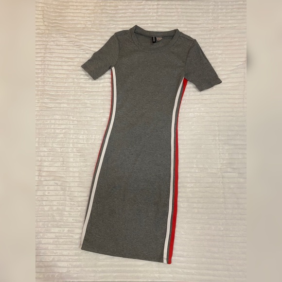 Dresses & Skirts - Gray casual dress